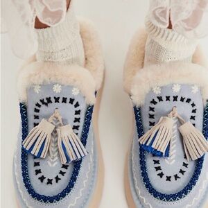 Free People Elegant Blue and Cream Tassel Slippers /shoes